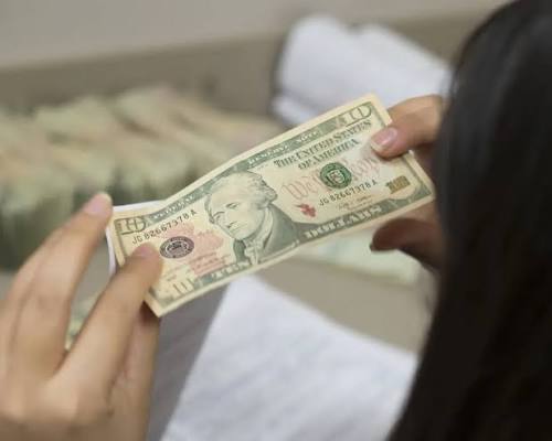 >counterfeit money, counterfeit currency, what to do if you have counterfeit money, fake money detection, counterfeit money detection, how to report counterfeit money, suspected counterfeit bill, counterfeit bill, currency security features, money authentication