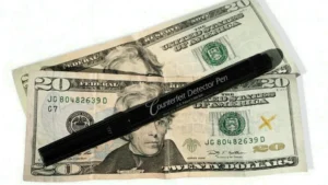 how does a counterfeit money detector pen work