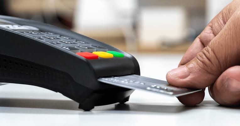 what is skimming a credit card