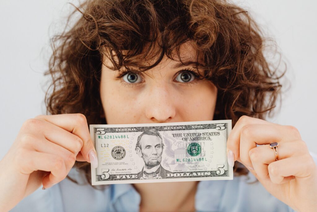 how can you tell a counterfeit bill