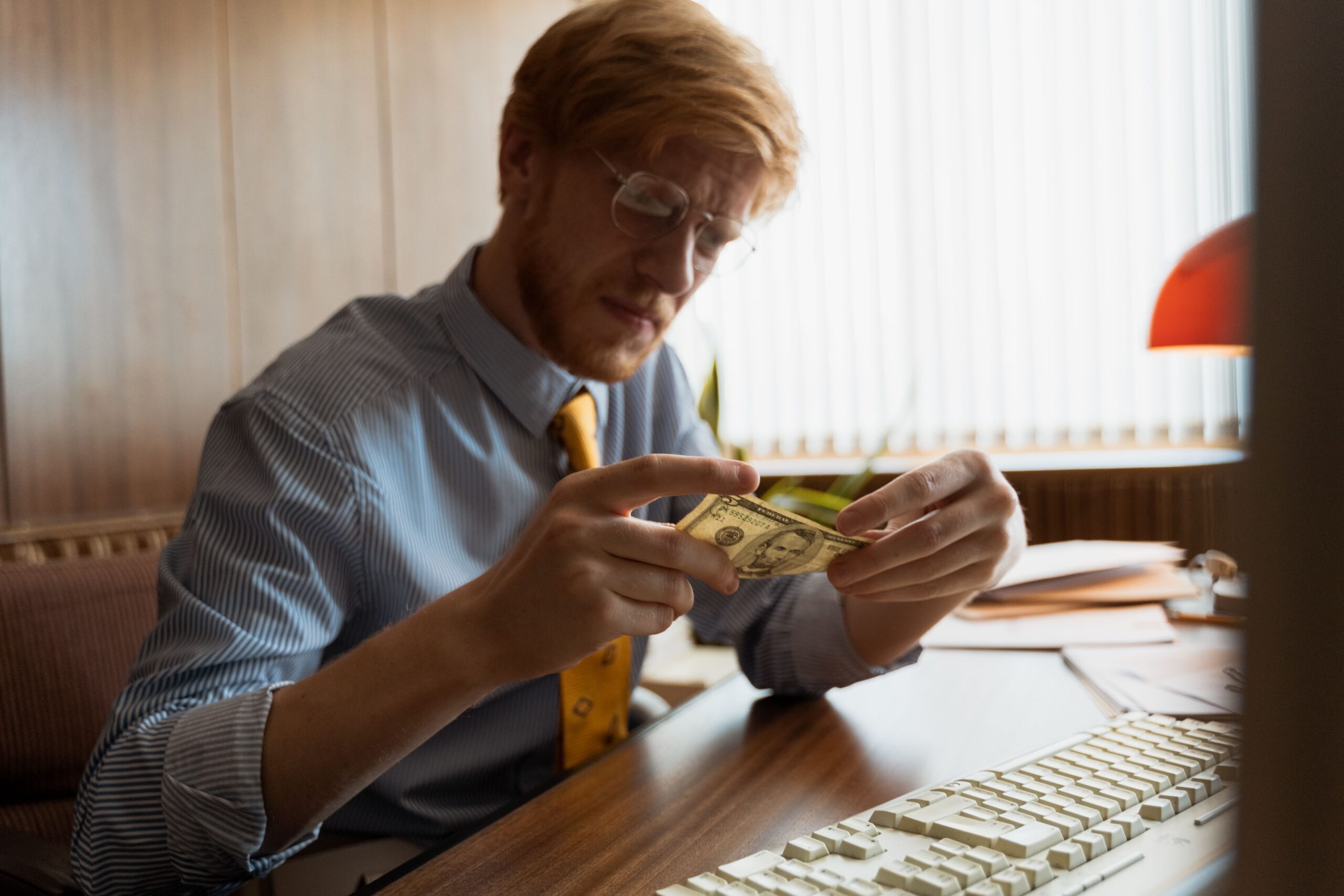 how to check for counterfeit money